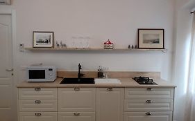 Casa Renova, Intero Appartamento, 2 Camere, Max 4 Ospiti, Trieste Zona Storica
