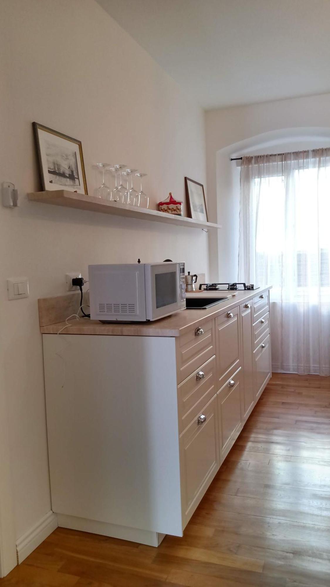 Casa Renova, Intero Appartamento, 2 Camere, Max 4 Ospiti, Trieste Zona Storica Exterior foto