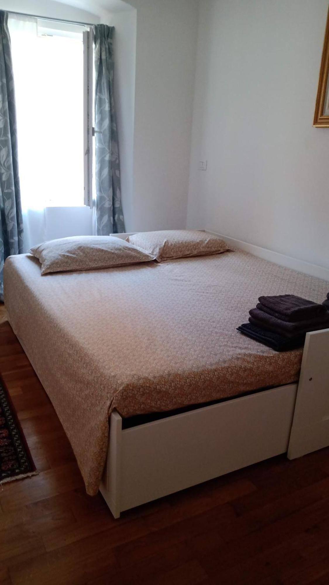 Casa Renova, Intero Appartamento, 2 Camere, Max 4 Ospiti, Trieste Zona Storica Exterior foto
