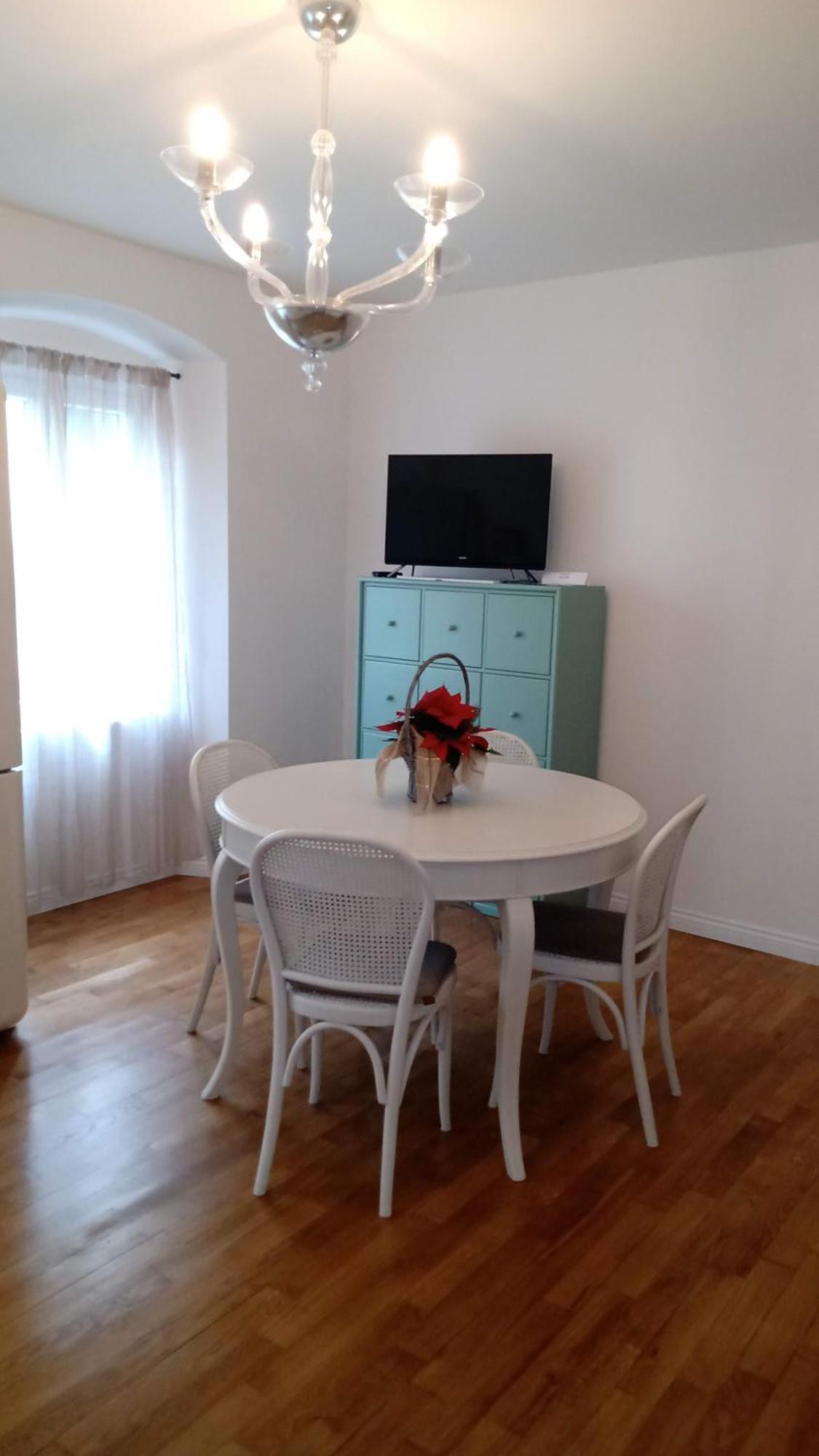 Casa Renova, Intero Appartamento, 2 Camere, Max 4 Ospiti, Trieste Zona Storica Exterior foto