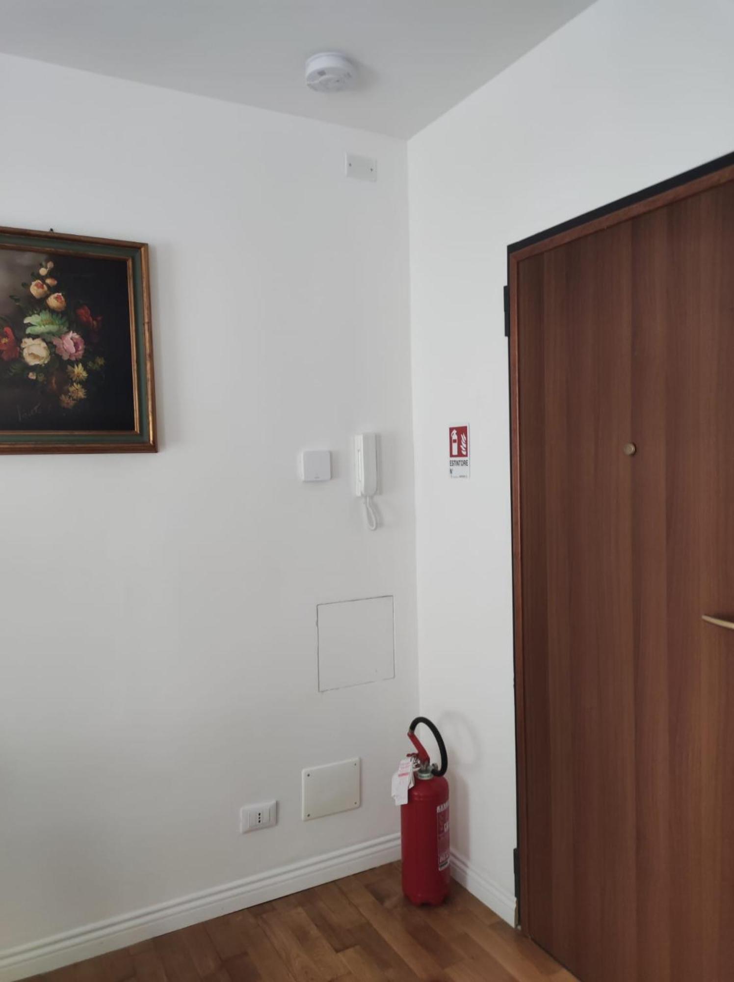 Casa Renova, Intero Appartamento, 2 Camere, Max 4 Ospiti, Trieste Zona Storica Exterior foto